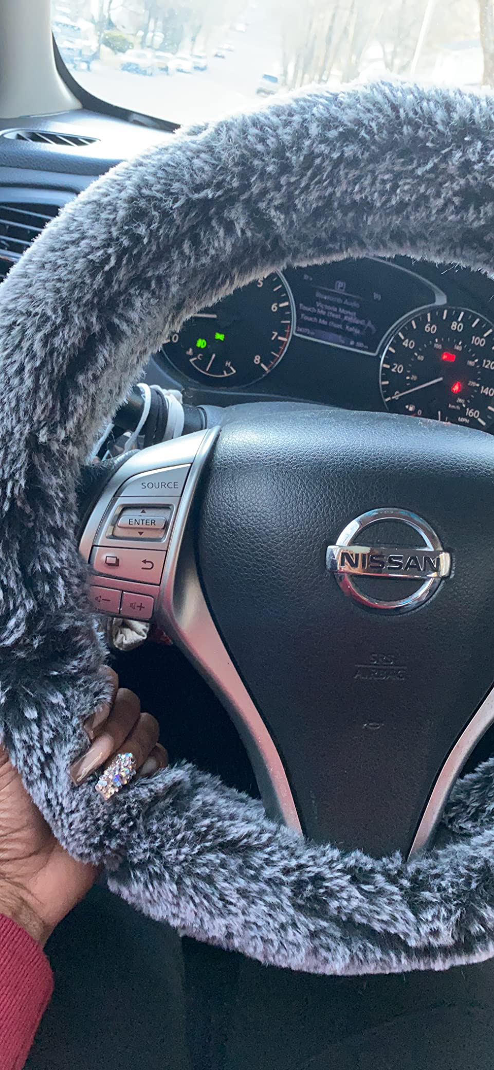 KAFEEK Fluffy Winter Steering Wheel Cover, Universal 15 Inch, Frost Grey customer photo 2