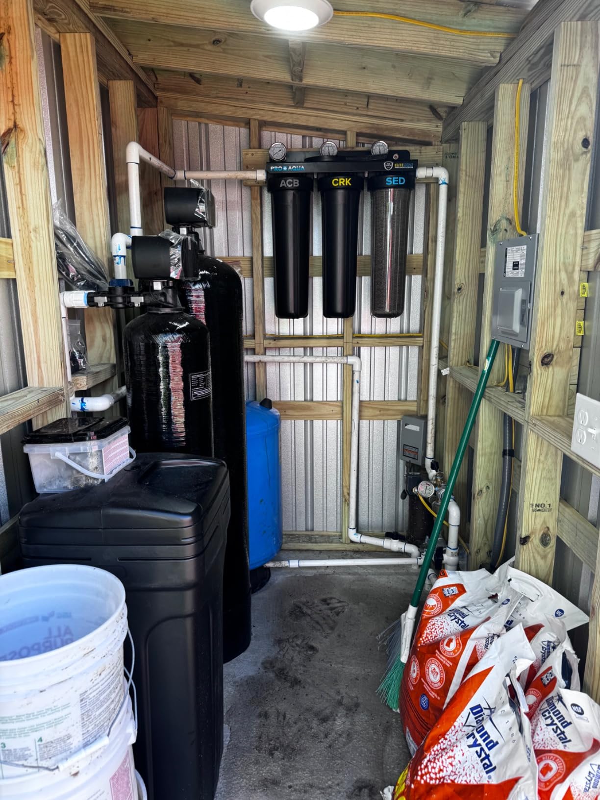 PRO+AQUA Elite 5-Stage Whole House Water Softener and Filter Bundle System for Well Water | Reduces Heavy Metals, Iron, Sulfur, Sediment, Chlorine, and More | Ideal for 3-4 Bathrooms (+ RO System) customer photo 1
