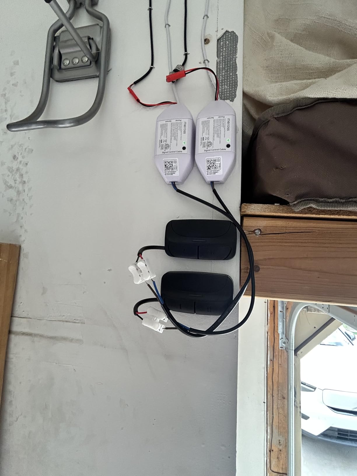 meross Smart Garage Door Opener Remote with External Antenna, Compatible with Amazon Alexa, SmartThings, Control Up to 3 Single Doors(Non HomeKit Versions with 2 Door Sensors) customer photo 2