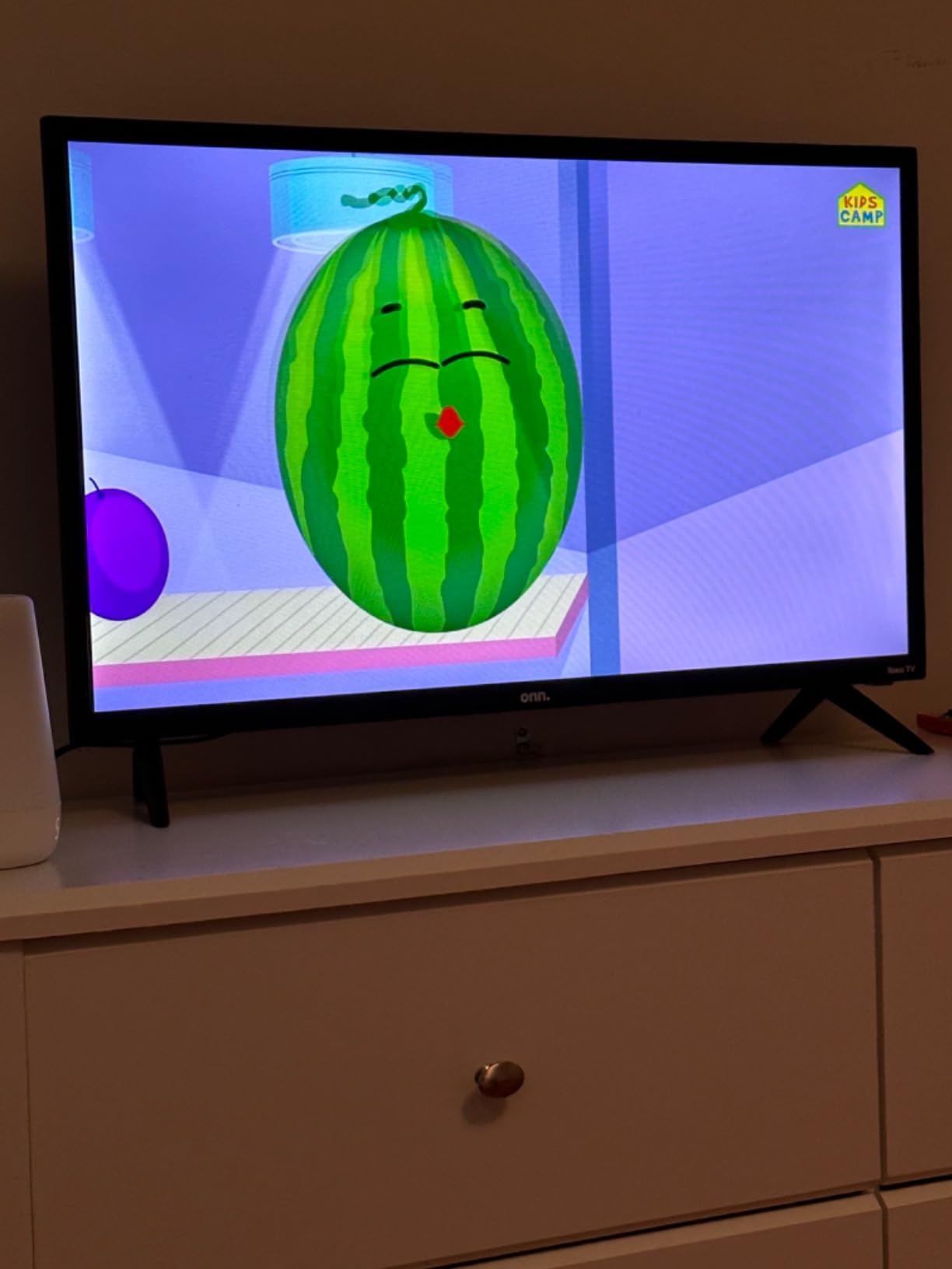 ONN 24-Inch Class HD 720p Smart TV + Free Wall Mount with Wi-Fi Connectivity and Mobile App | Flat Screen TV | Compatible with Home Kit | Alexa and Google Assistant (Renewed) customer photo 2