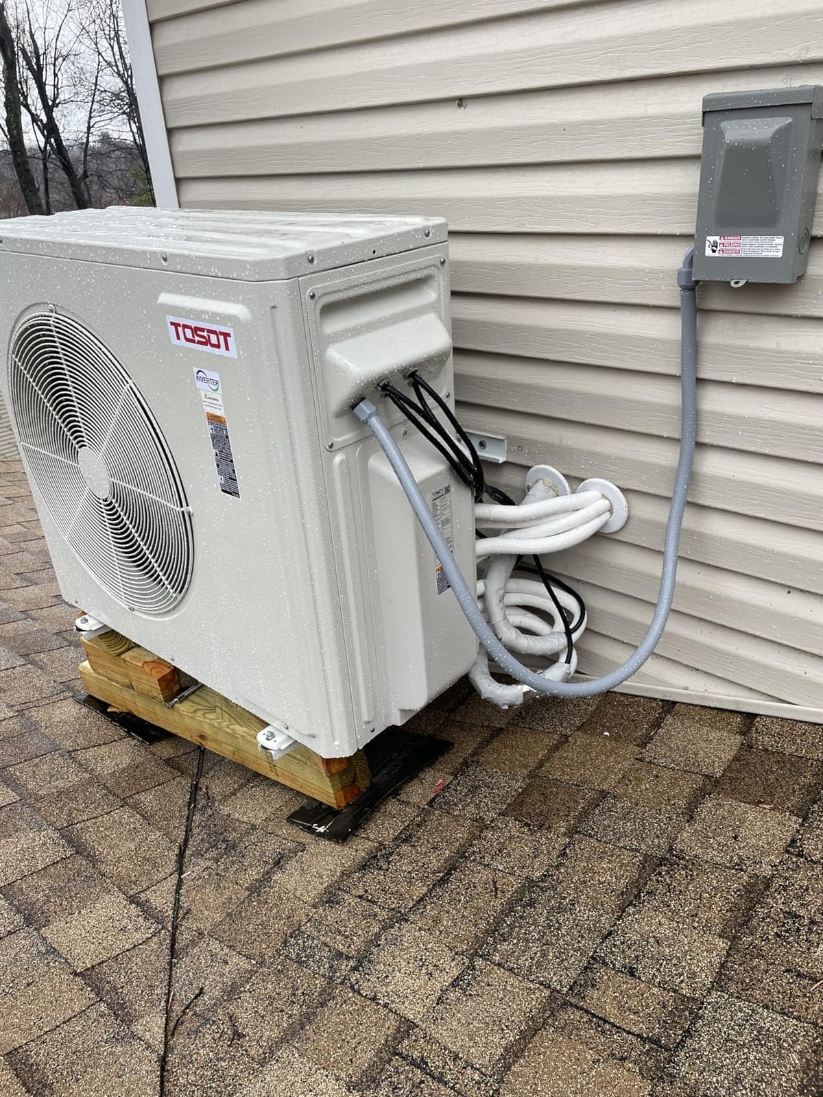 TOSOT 30,000 BTU 2 Zone Mini Split Air Conditioner 21 SEER2, Cosmo Series customer photo 1