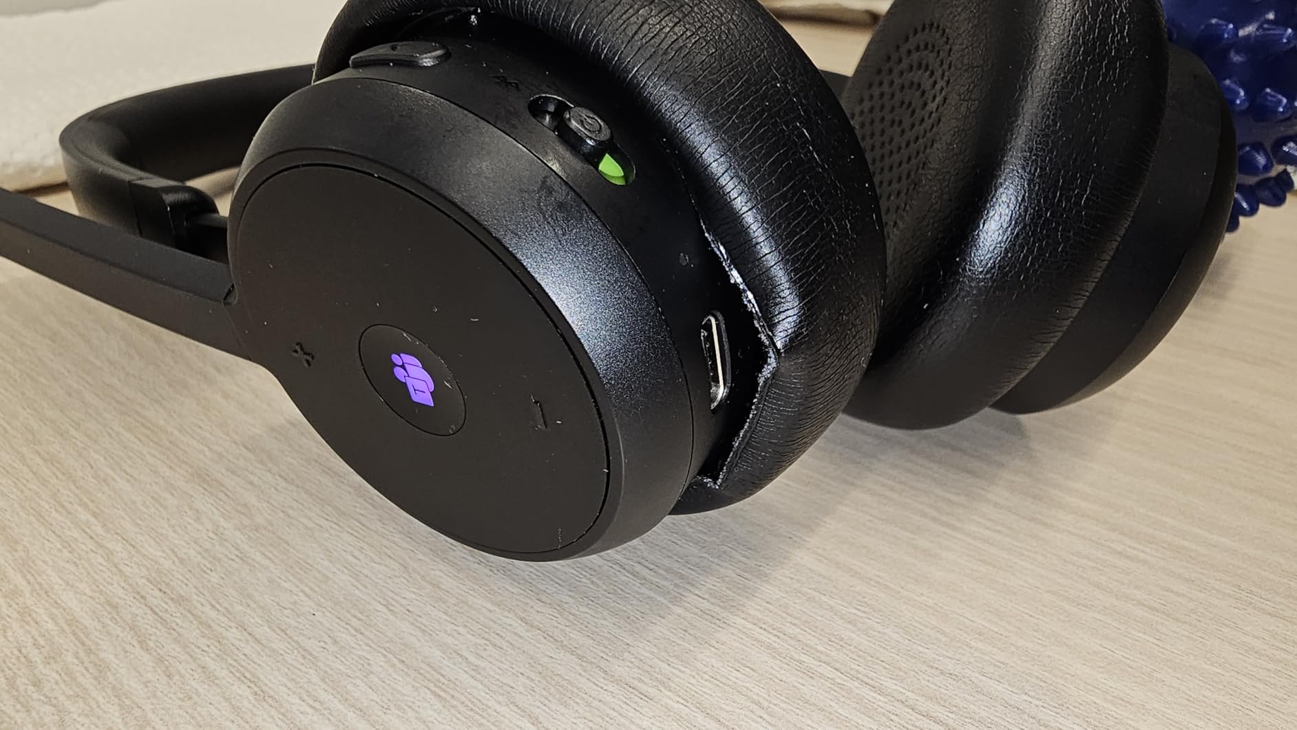 Lenovo Wireless VoIP Headset Teams Certified, Noise-Canceling Mic, Bluetooth 5.3 Multipoint, USB-A Receiver, 31-Hour Talk & 60-Hour Playback, Lightweight Over-Ear Design, Replaceable Earcups customer photo 2