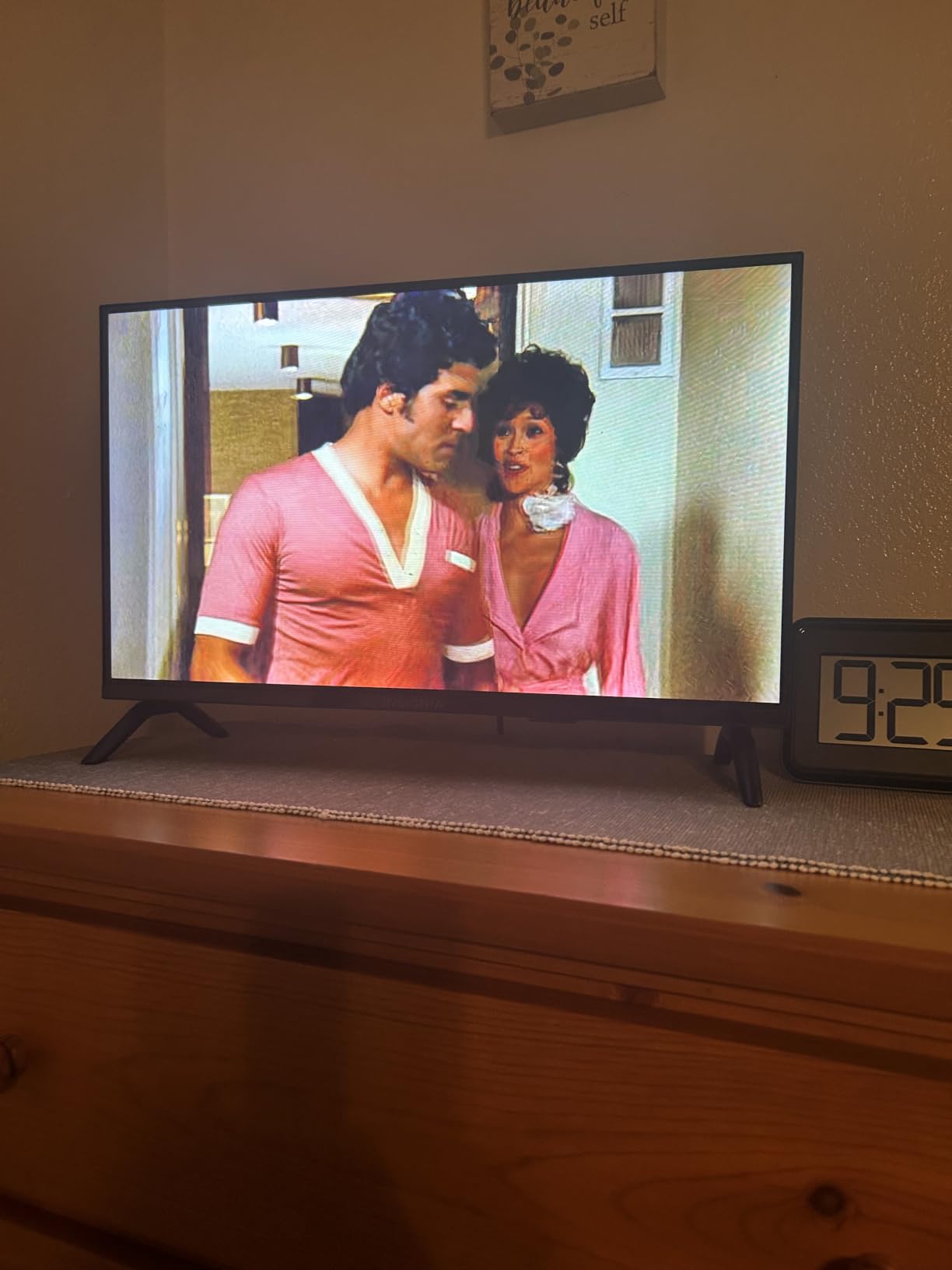 INSIGNIA 24” Class F20 Series LED HD Smart Fire TV, Voice Remote with Alexa, Free & Live TV customer photo 2