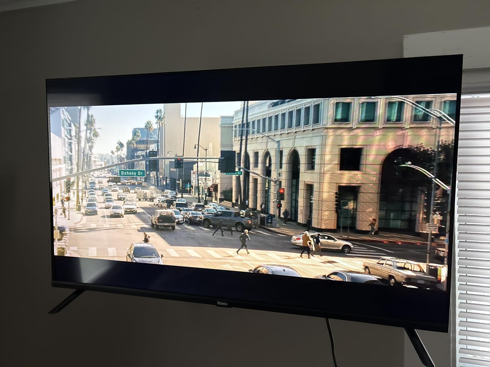 Roku 32-Inch Select Series Smart TV 2026-720p HD TV - RokuTV customer photo 2