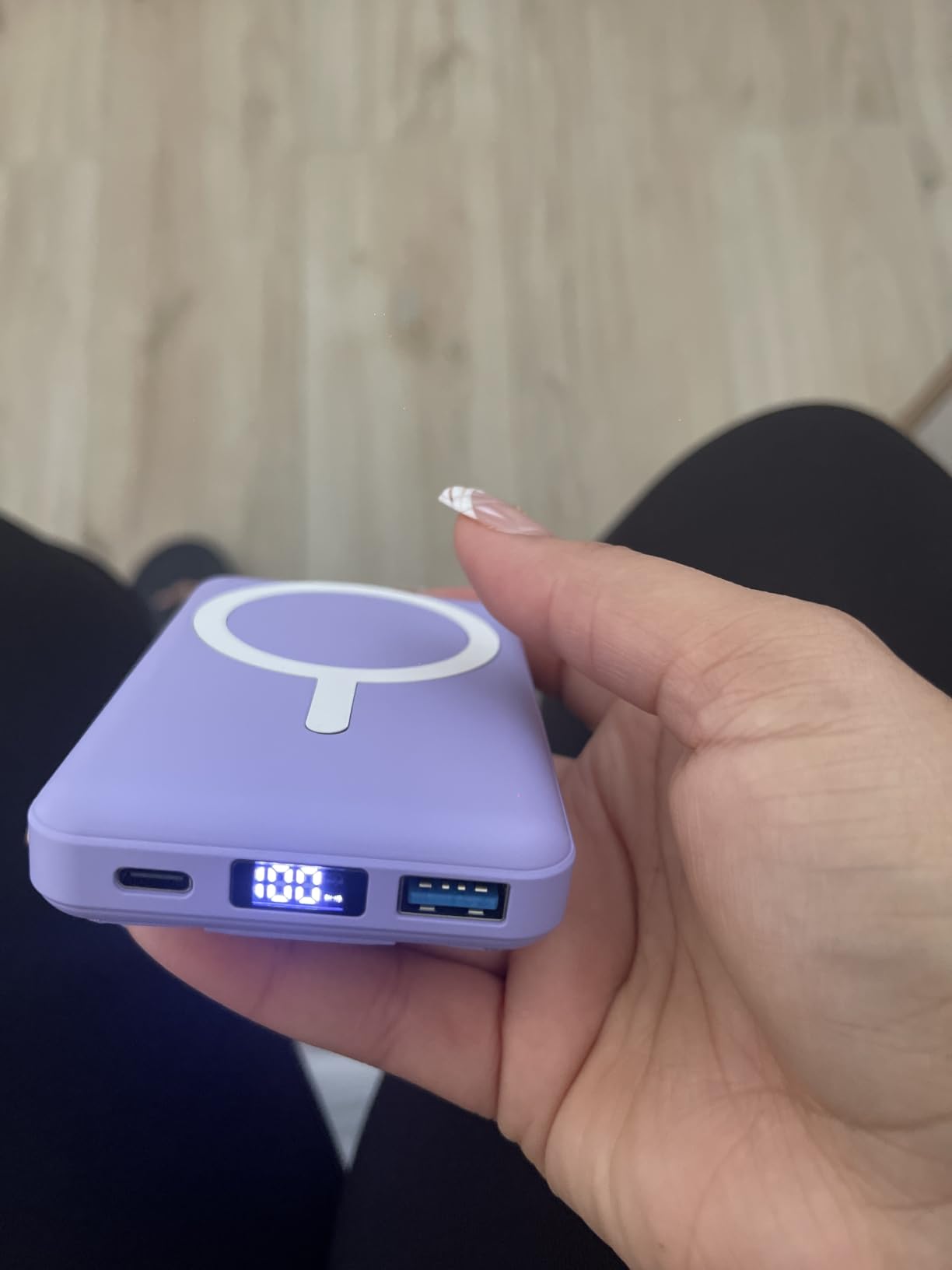 AOGUERBE Magnetic Power Bank, 10000mAh Wireless Portable Charger with Stand customer photo 2
