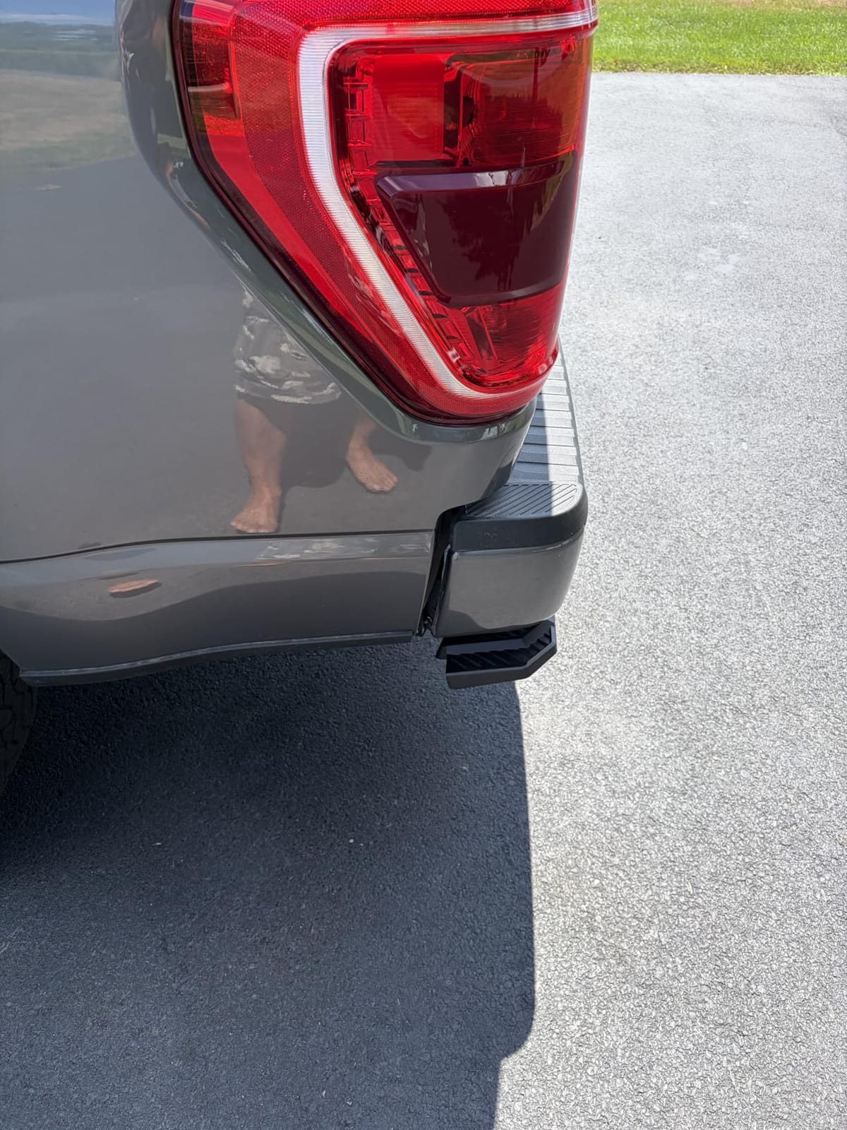 WOLFBOX Truck Bed Step for 2019-2027 Dodge Ram 2500/3500 customer photo 1