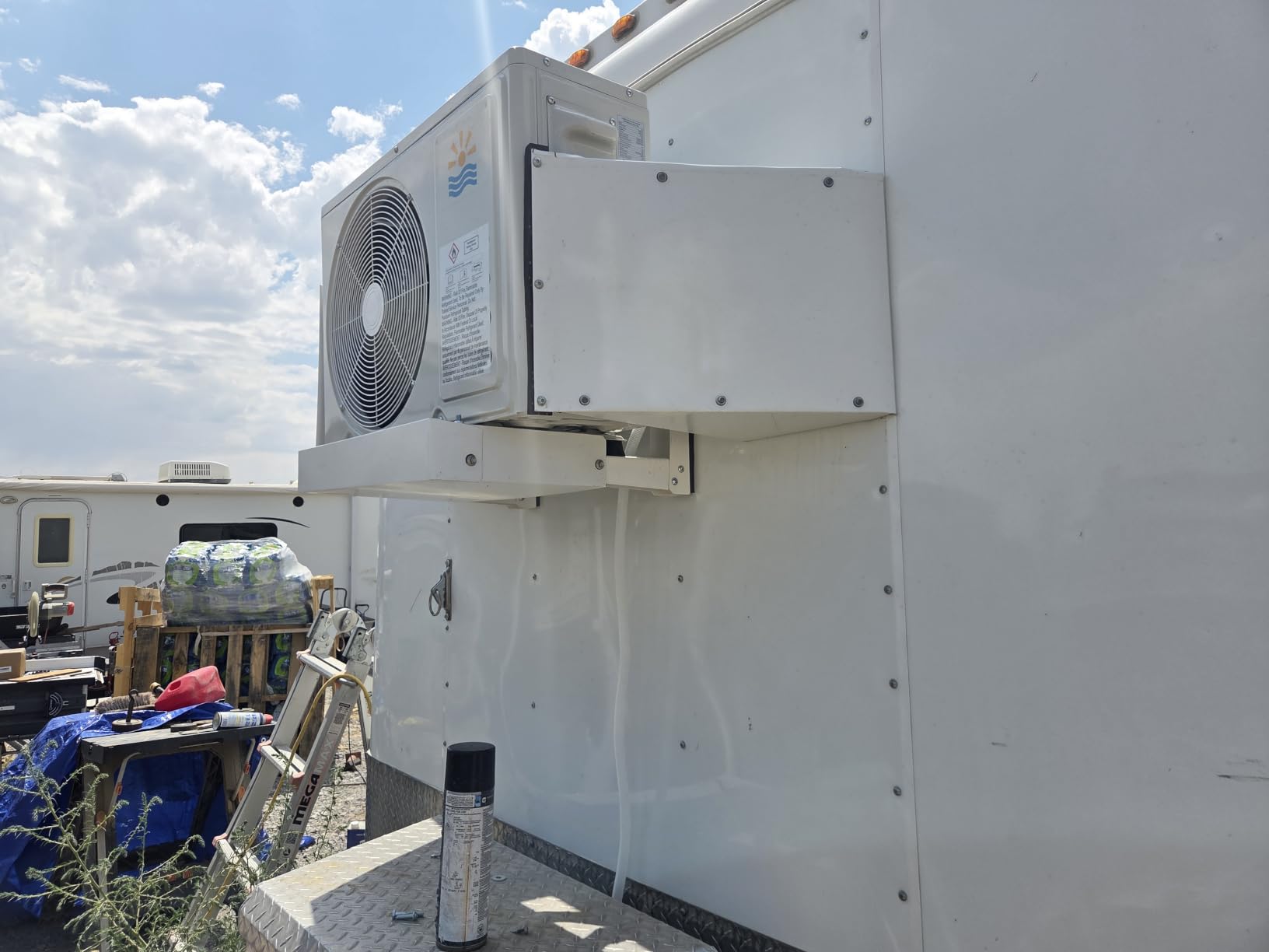 Rellytech 11500 BTU Mini Split AC/Heating System 17 SEER2 Ductless Inverter customer photo 1